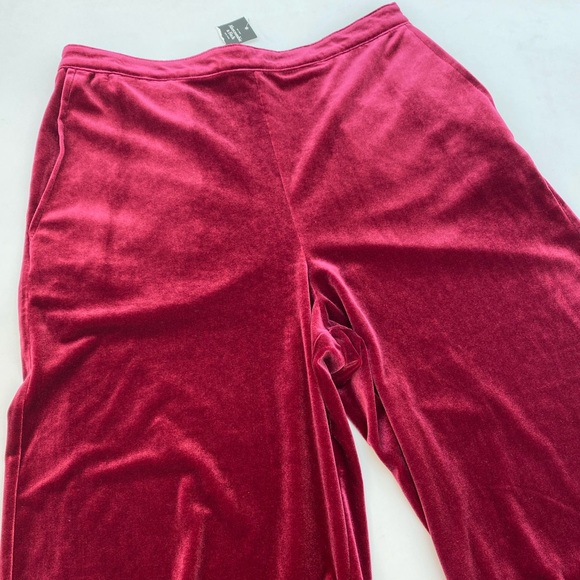 Abercrombie & Fitch Velvet Wide leg Capris - Picture 3 of 10